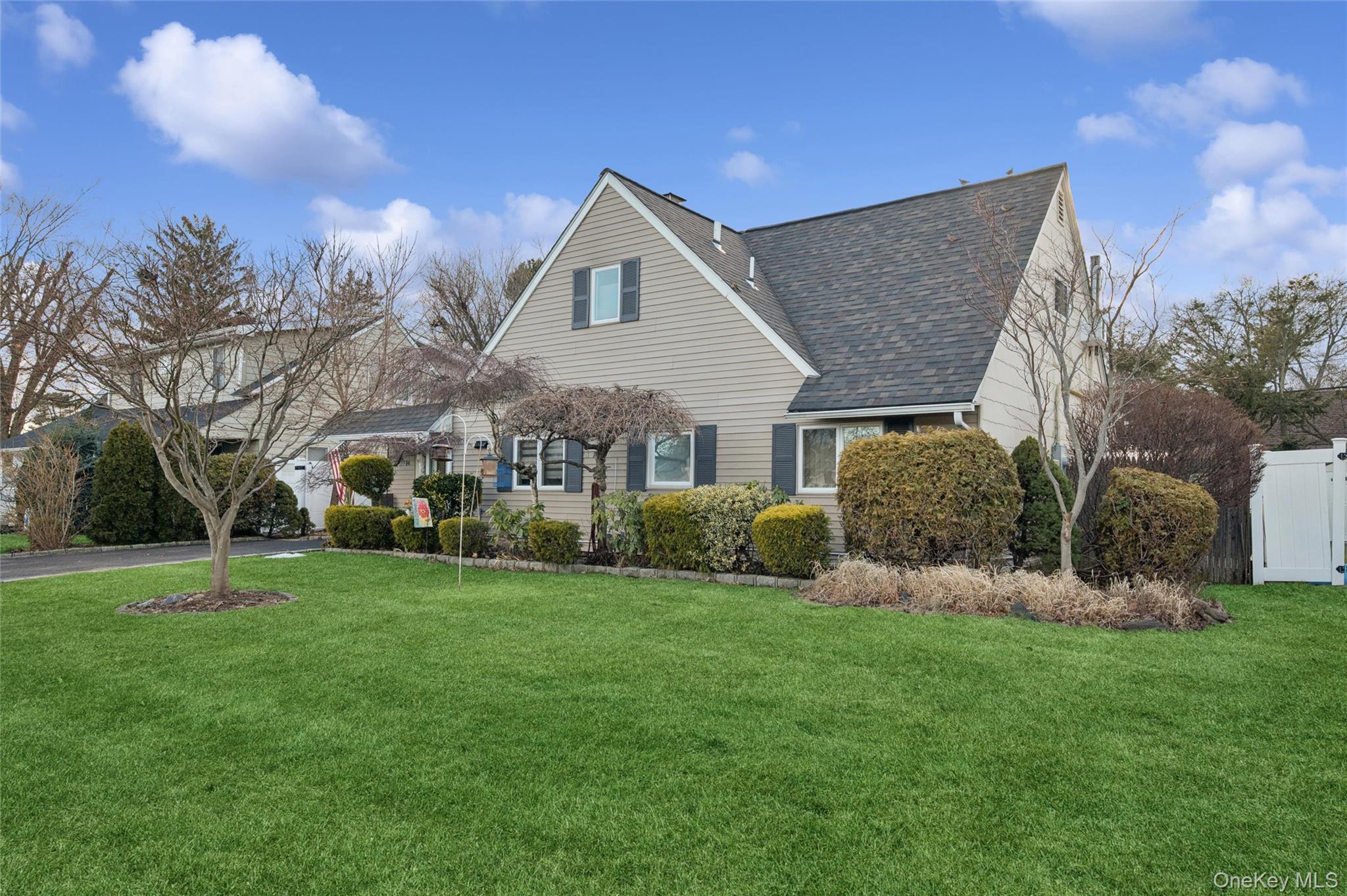 #1 photo, 14 March Lane, Westbury , NY 11590