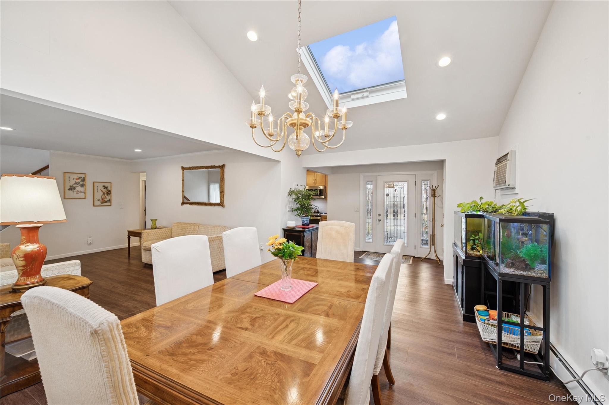 #11 photo, 14 March Lane, Westbury , NY 11590