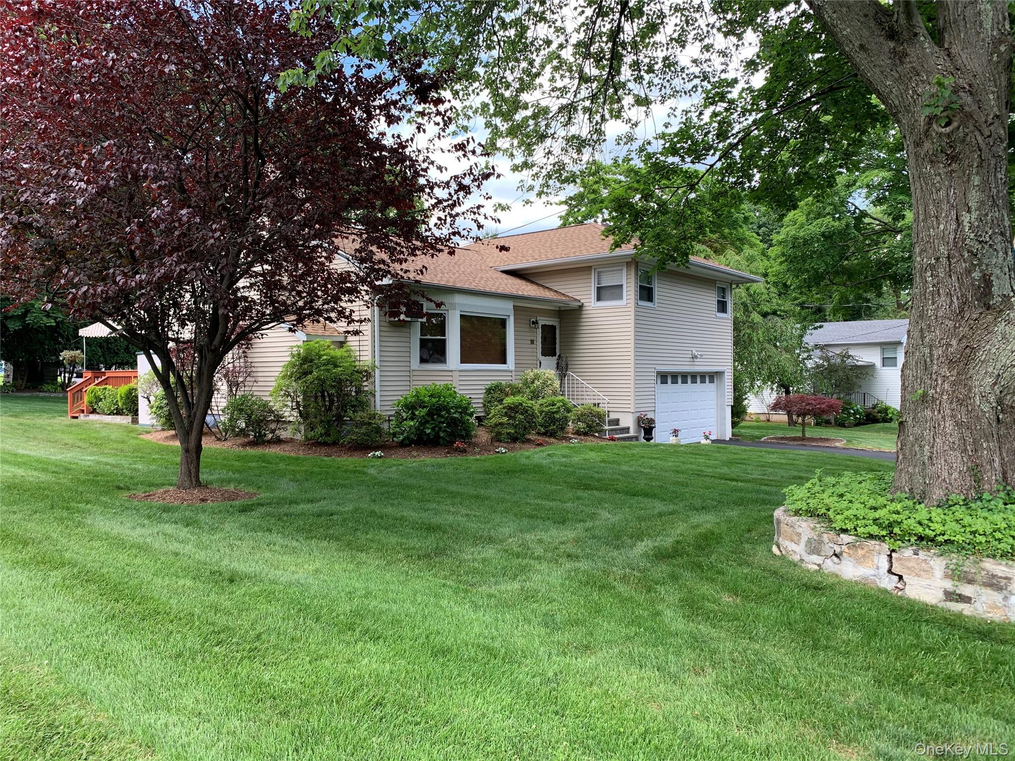 #2 photo, 10 Dellwood Road, White Plains , NY 10605