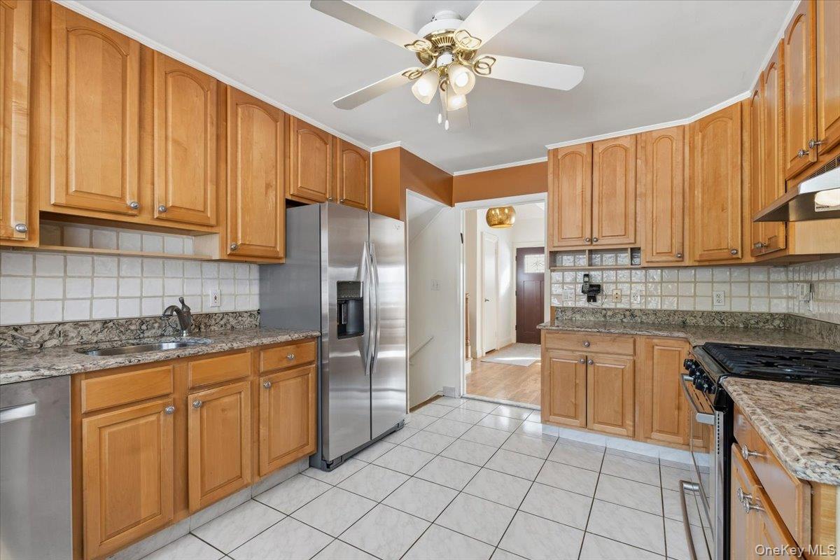 #8 photo, 10 Dellwood Road, White Plains , NY 10605