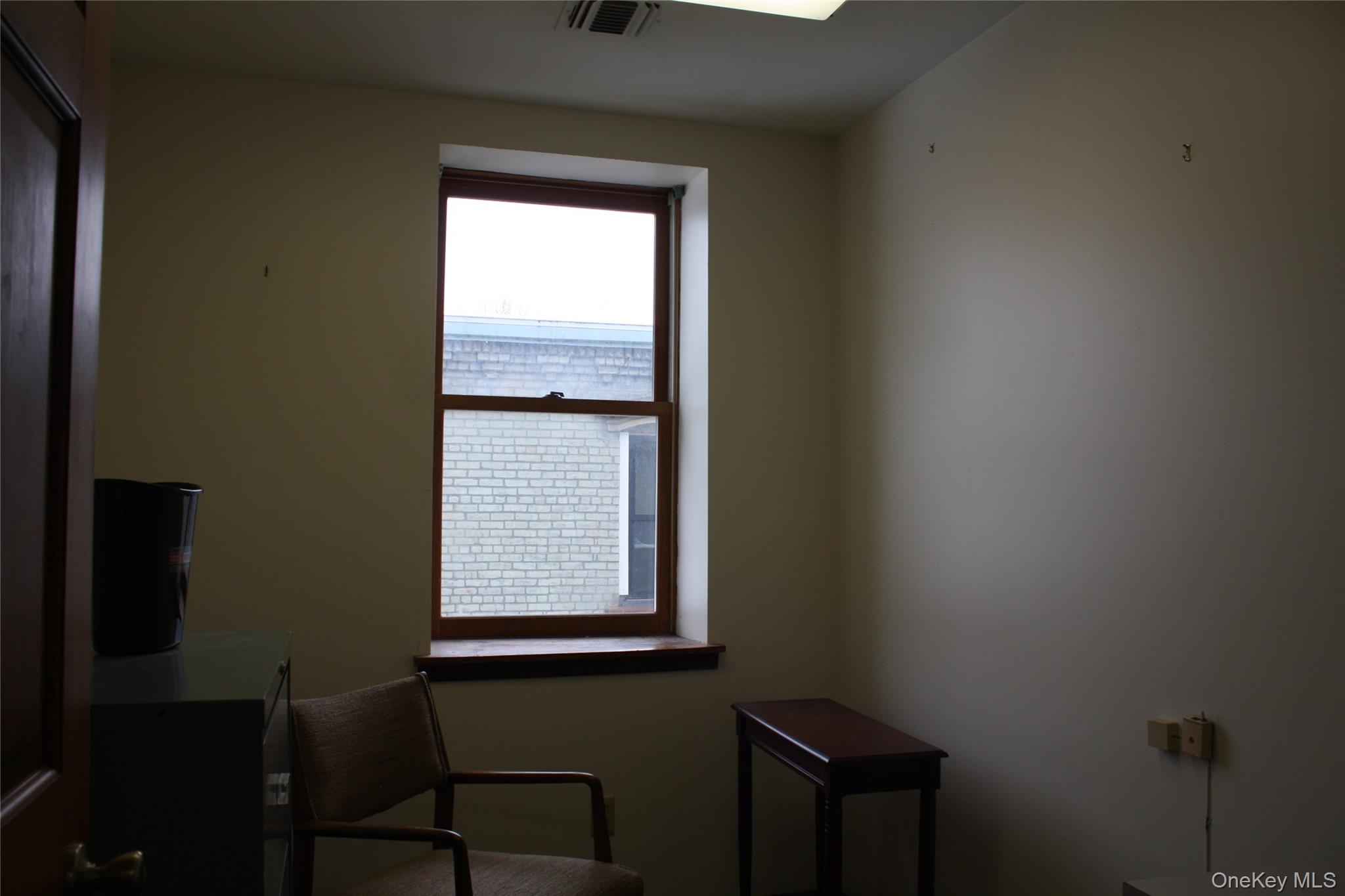 #8 photo, 84 Front Street, 纽约州 Port Jervis , NY 12771