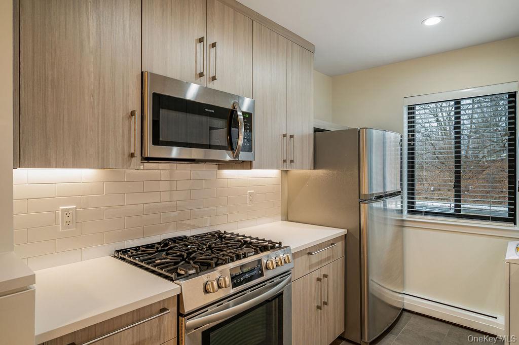 #3 photo, 30 Hillside Terrace, White Plains , NY 10601