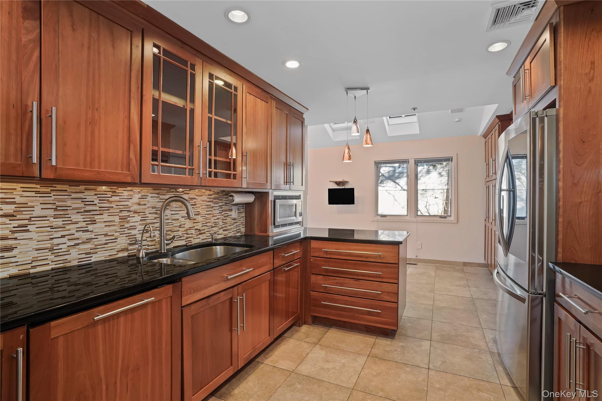 #4 photo, 208 Boulder Ridge Road, Scarsdale , NY 10583