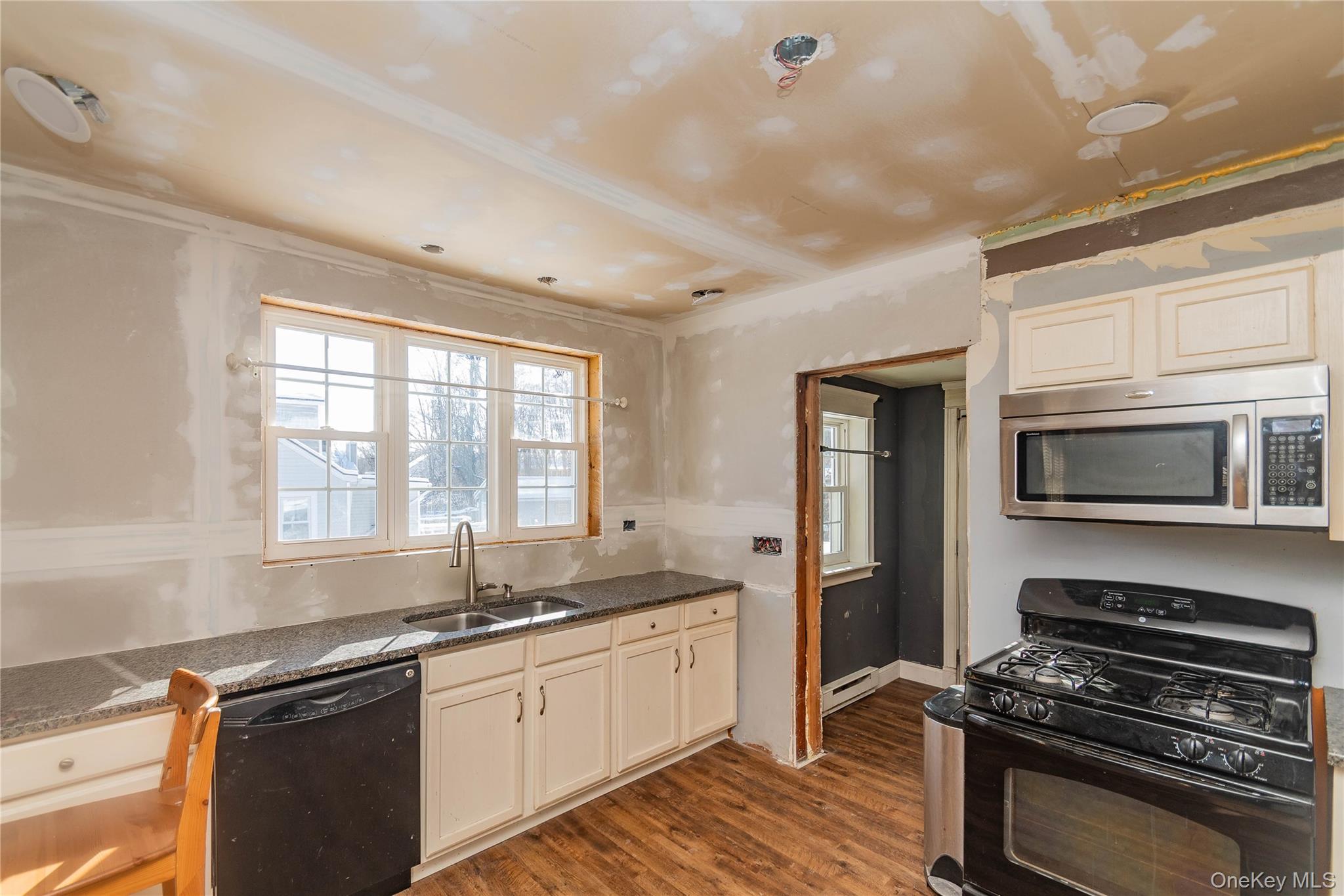 #11 photo, 111 N Pierpont Avenue, Newburgh , NY 12550