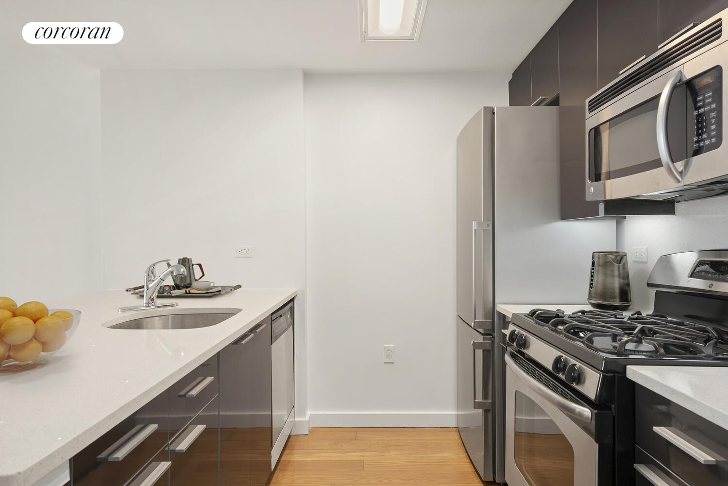 #4 photo, Long Island City, लॉन्ग आइलैंड सिटी Long Island City , NY 11101