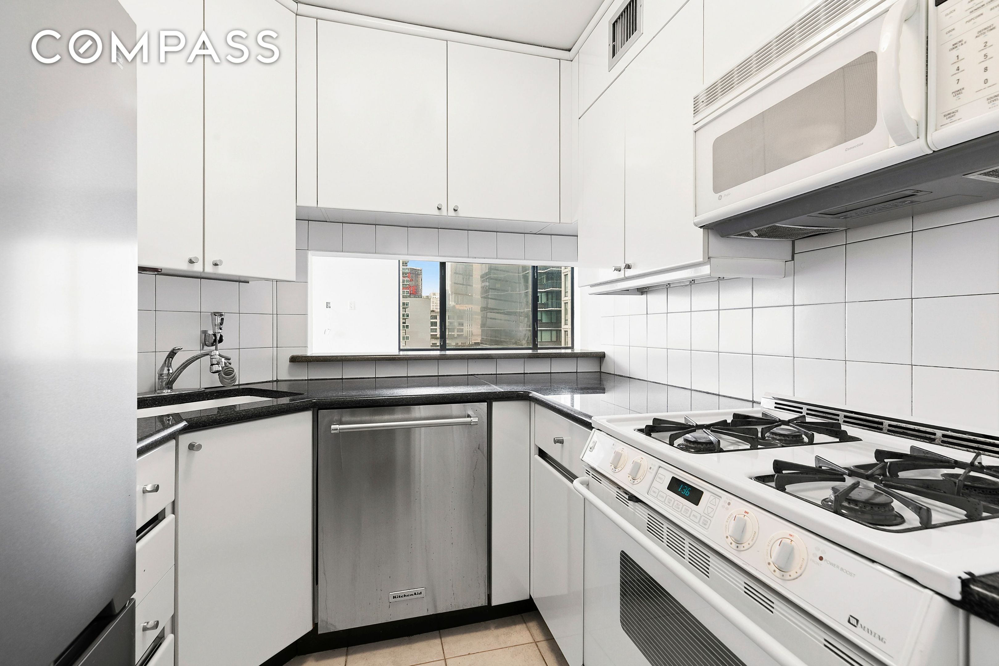 #4 photo, 30 W 61st Street, Upper West Side , NY 10023