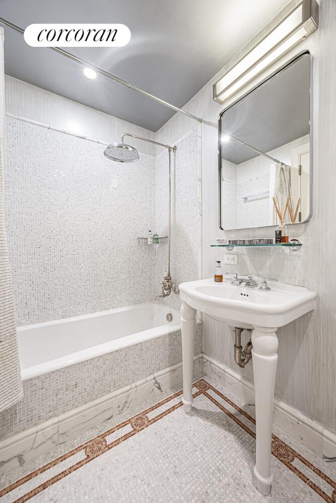 #16 photo, 1 CENTRAL Park S, Central Park South , NY 10019