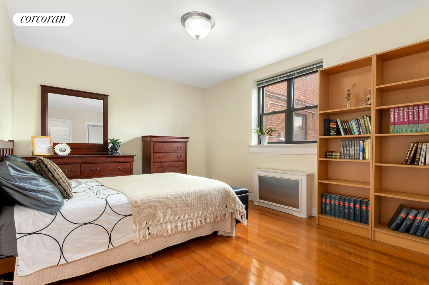 #3 photo, 36-07 171ST Street, फ्लशिंग Flushing , NY 11358