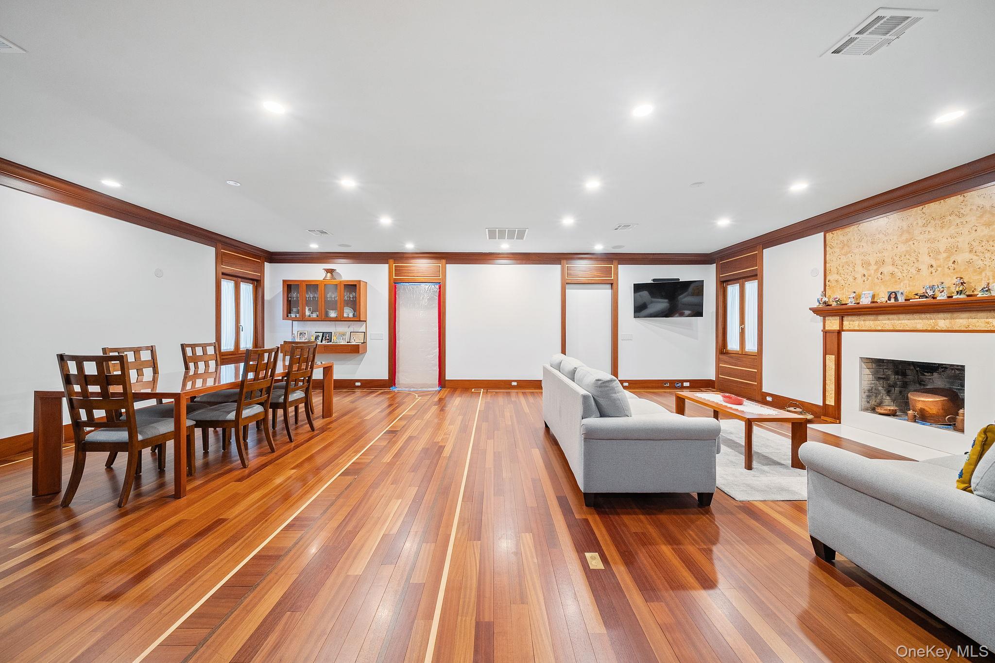 #10 photo, 181 Walnut Street, Lynbrook , NY 11563