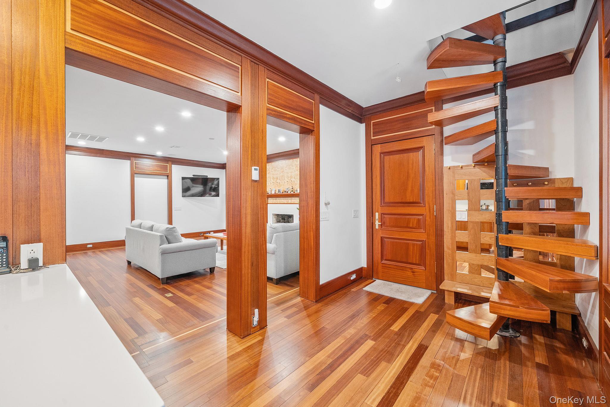 #15 photo, 181 Walnut Street, Lynbrook , NY 11563