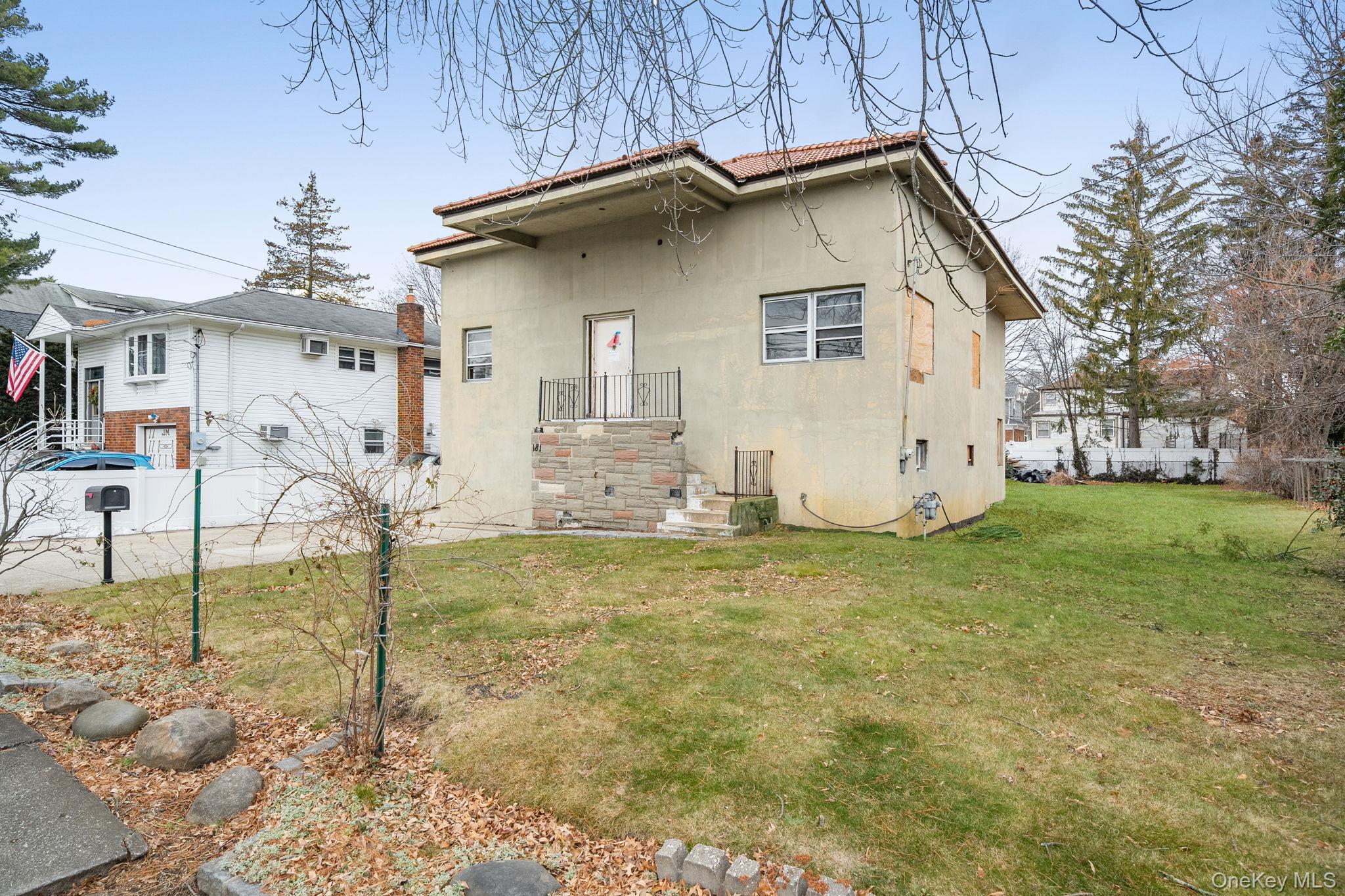 #3 photo, 181 Walnut Street, Lynbrook , NY 11563