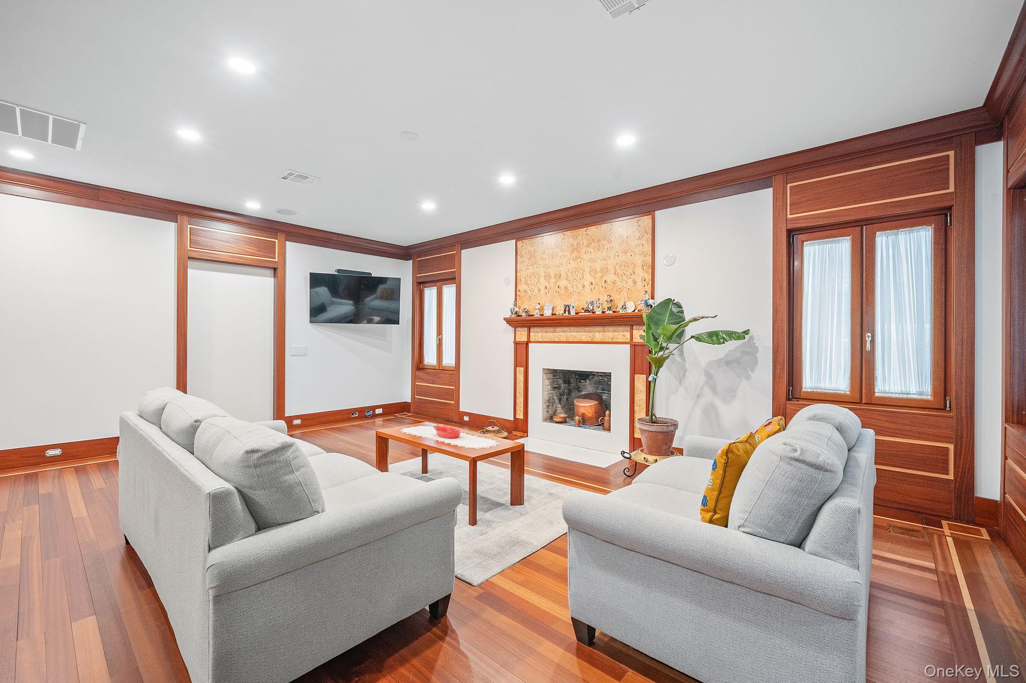 #6 photo, 181 Walnut Street, Lynbrook , NY 11563