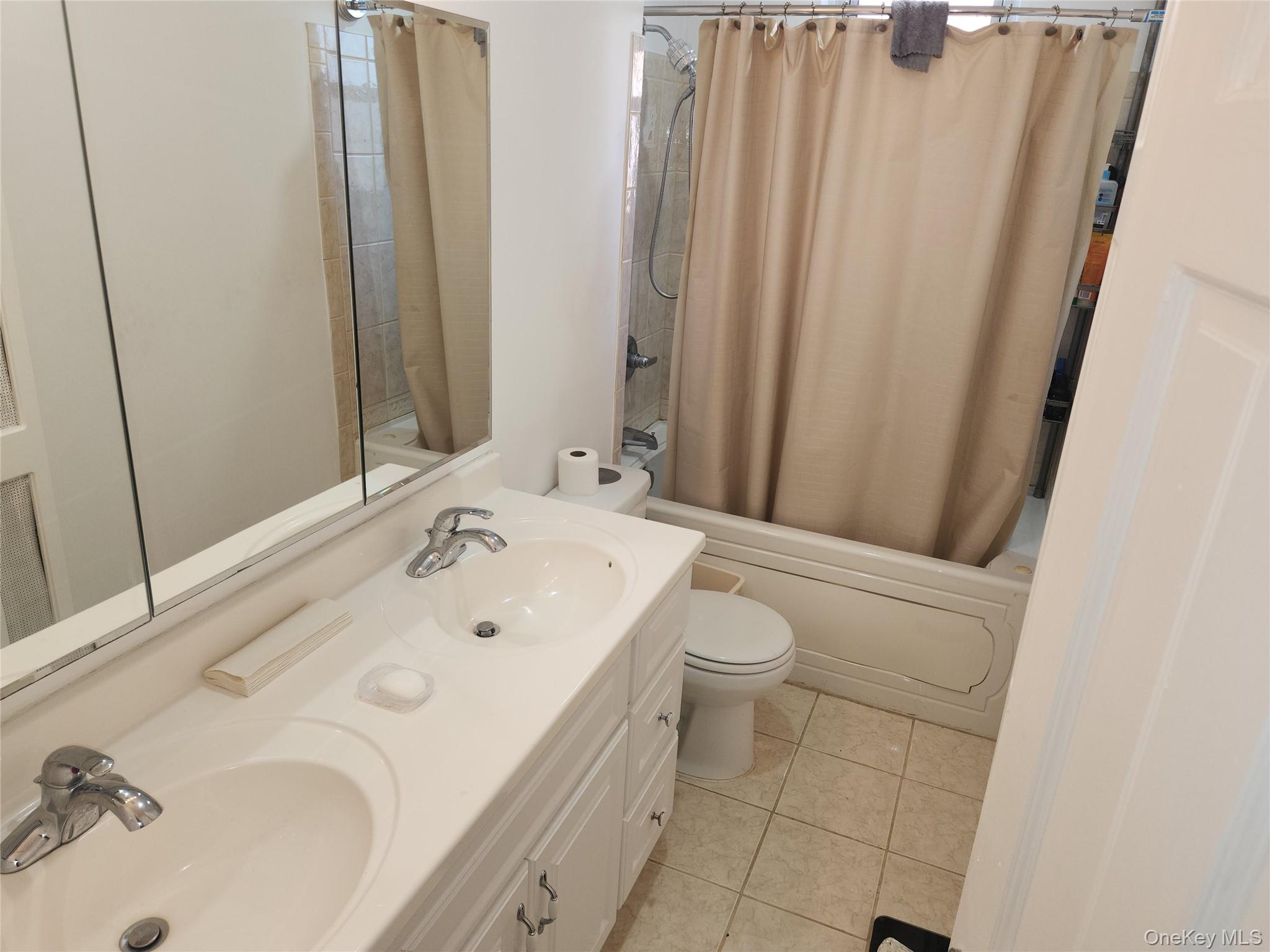 #11 photo, 30 Cathedral Avenue, Hempstead , NY 11550