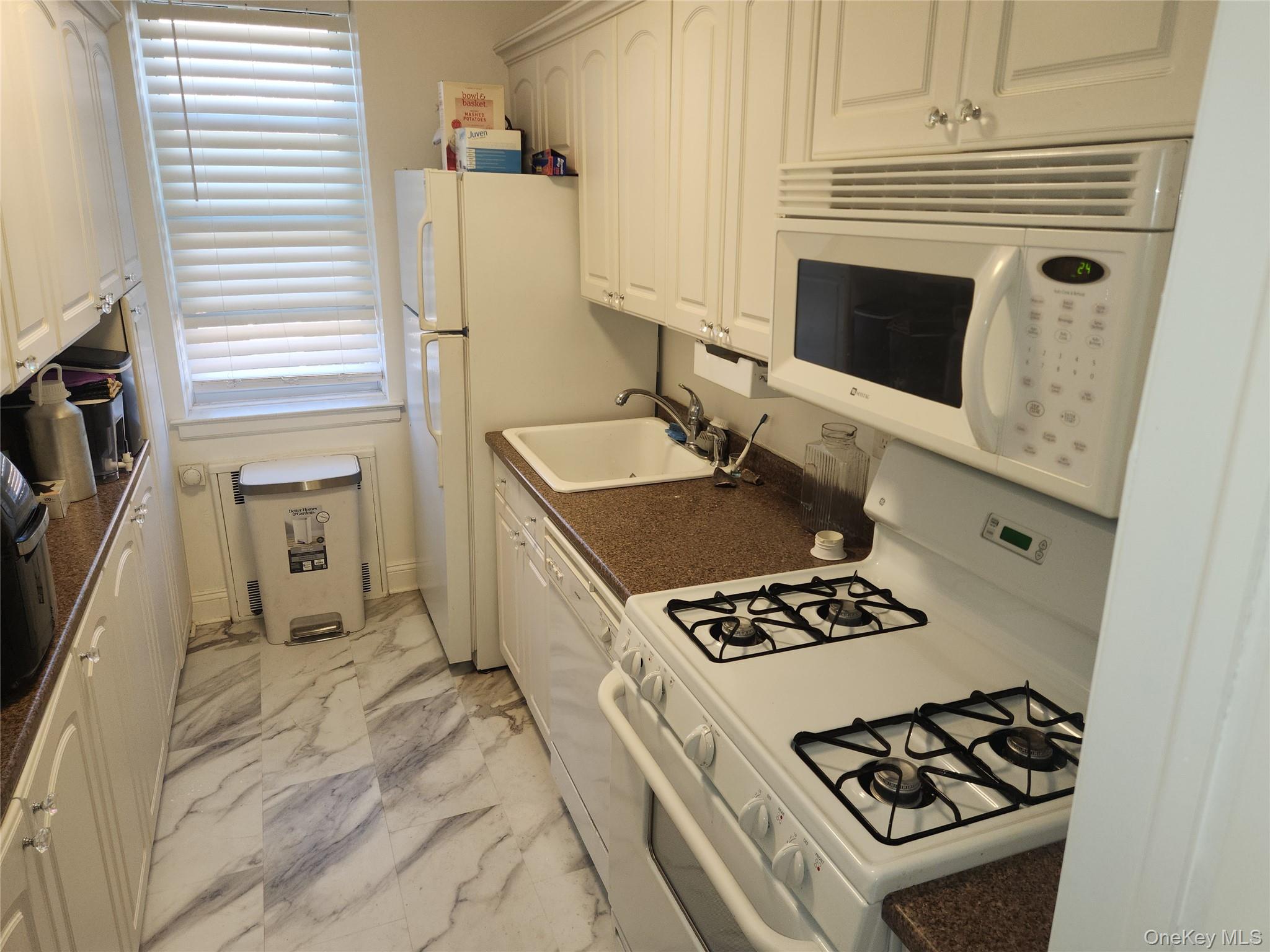 #12 photo, 30 Cathedral Avenue, Hempstead , NY 11550