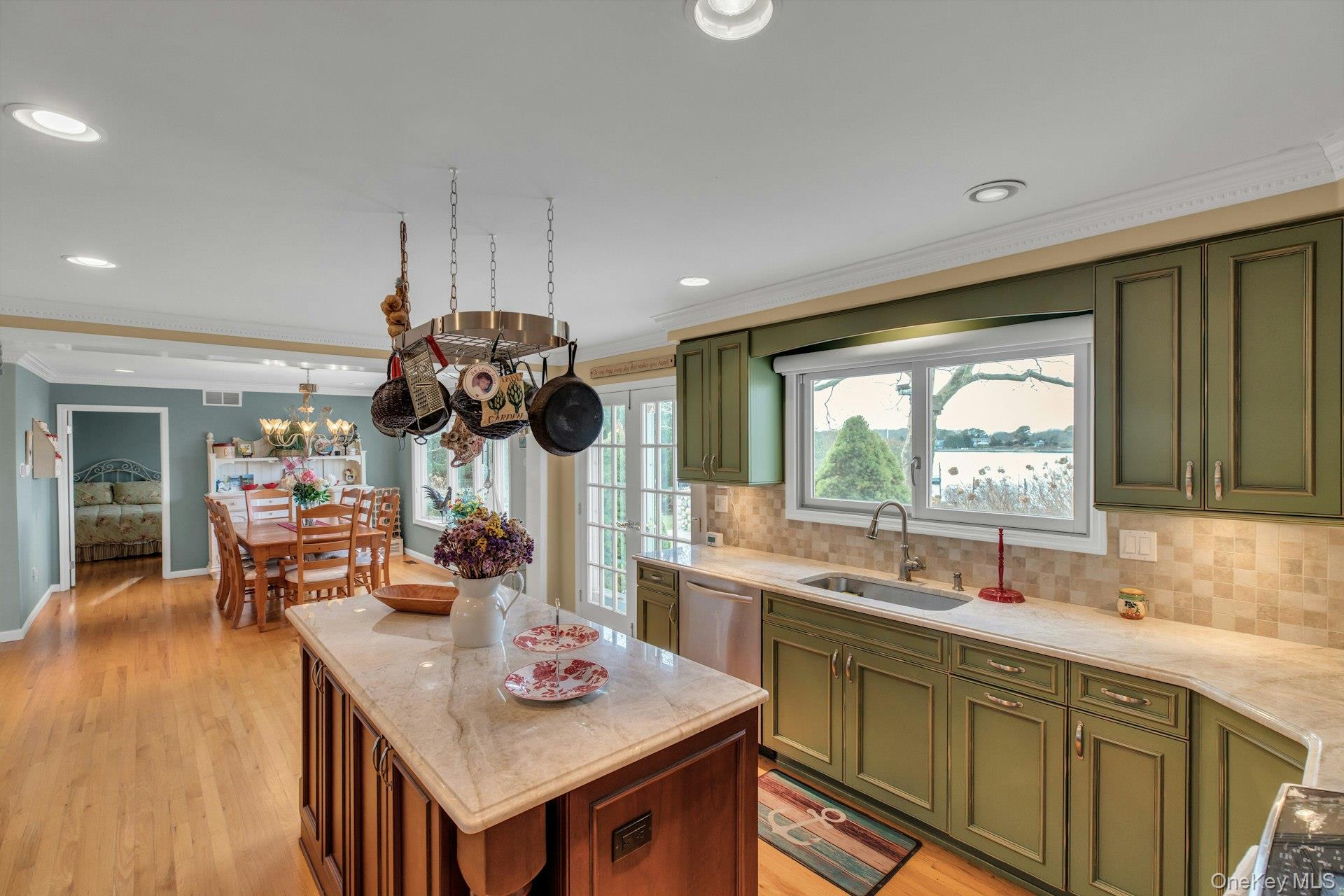 #14 photo, 26 Oak Lane, सफ़ोक काउंटी Hampton Bays , NY 11946