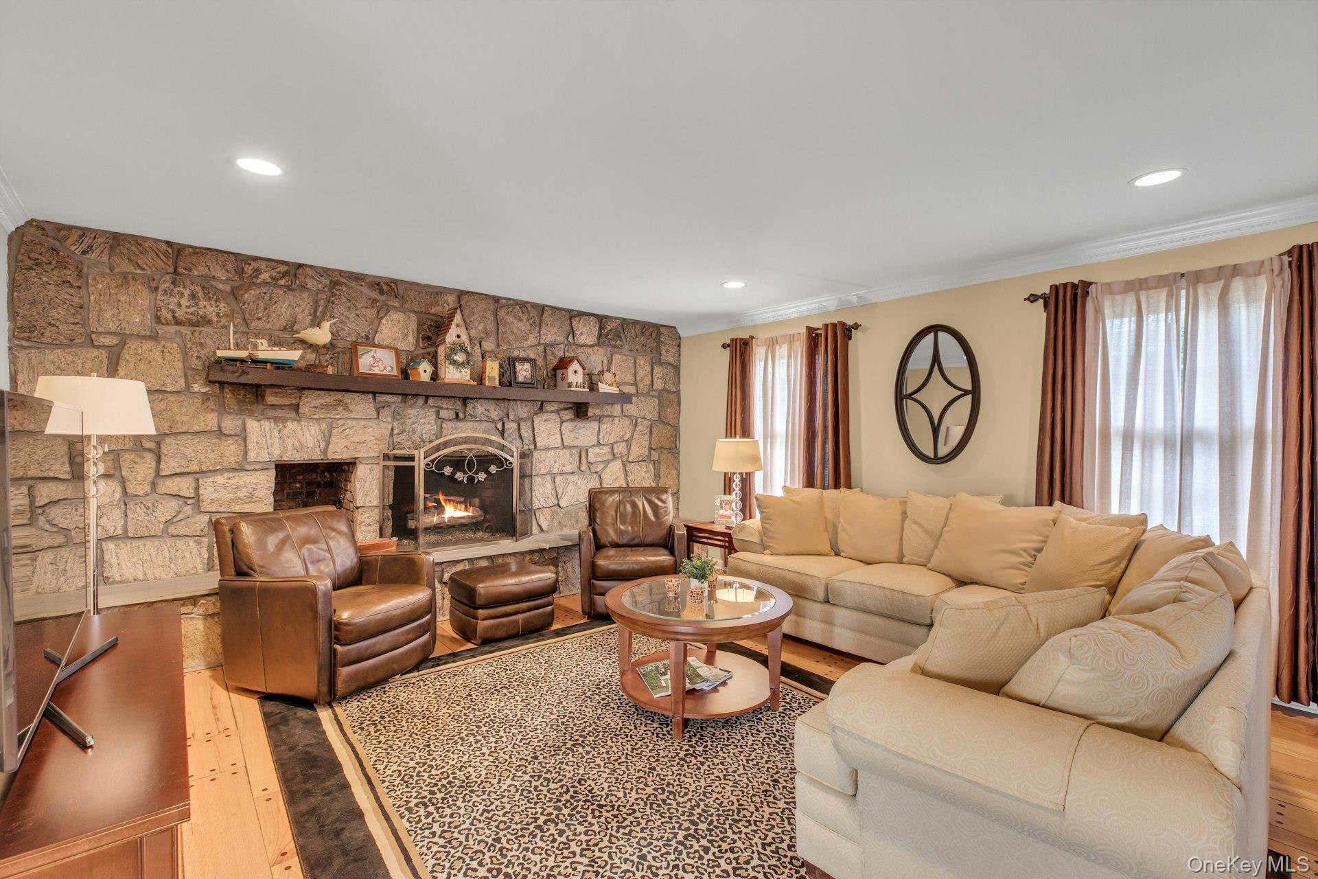 #16 photo, 26 Oak Lane, सफ़ोक काउंटी Hampton Bays , NY 11946