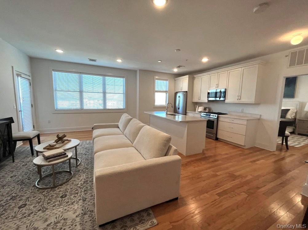 #2 photo, 535 Marina Pointe Drive, East Rockaway , NY 11518