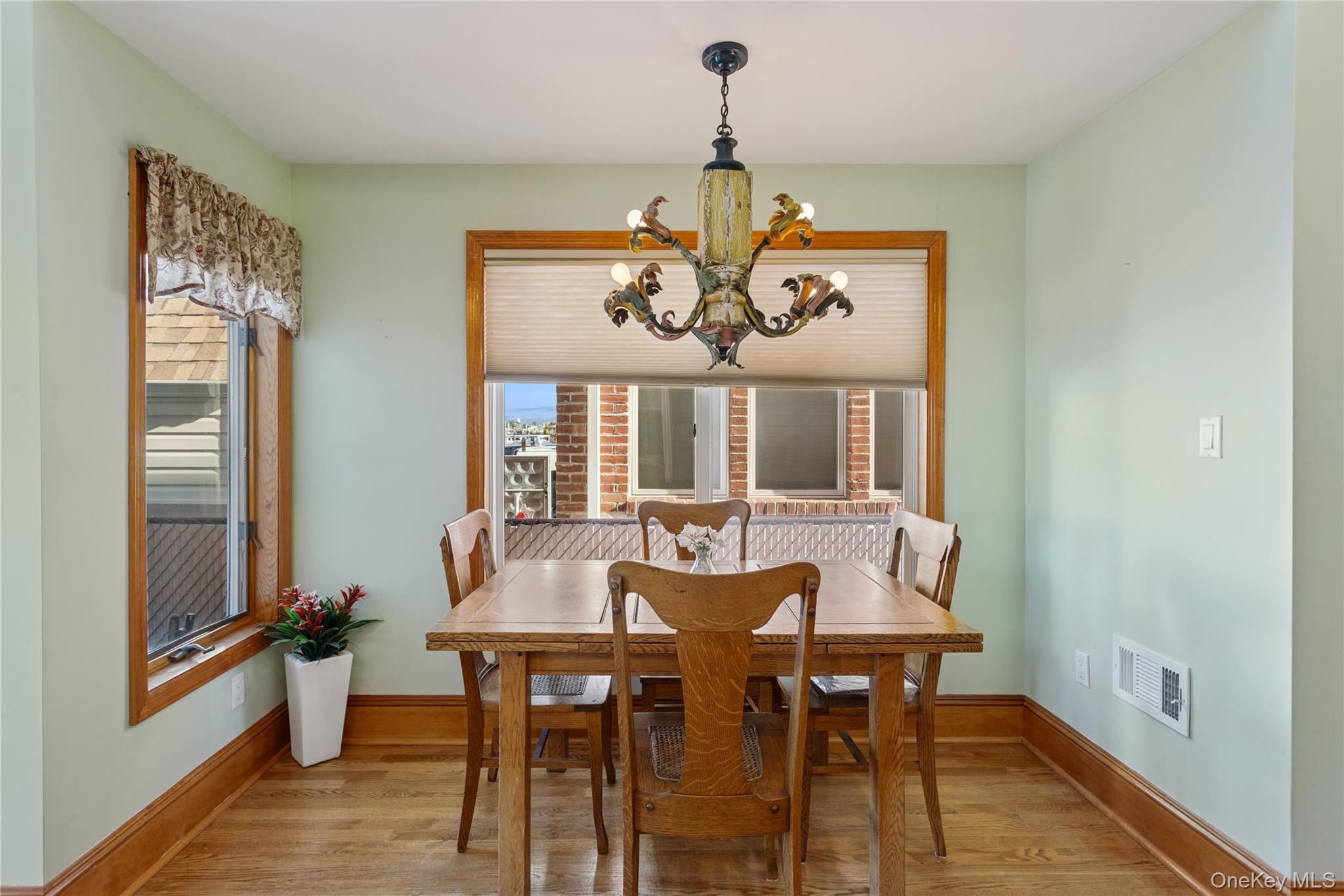 #12 photo, 991 W Park Avenue, Нассау ‖ Long Beach , NY 11561