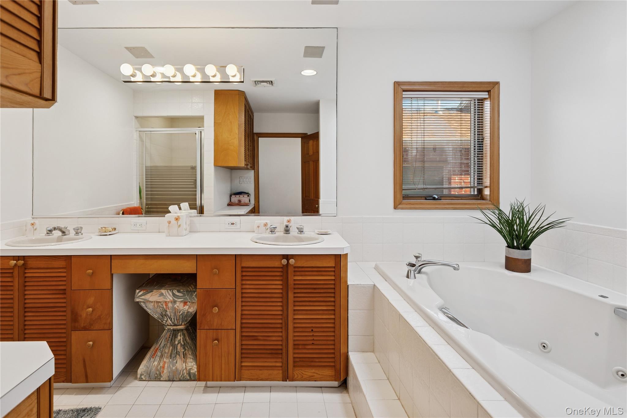 #18 photo, 991 W Park Avenue, Нассау ‖ Long Beach , NY 11561