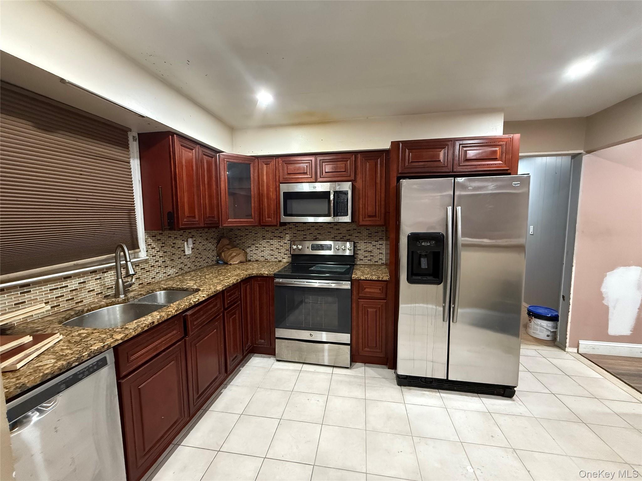 #3 photo, 2331 Neptune Avenue, Seaford , NY 11783