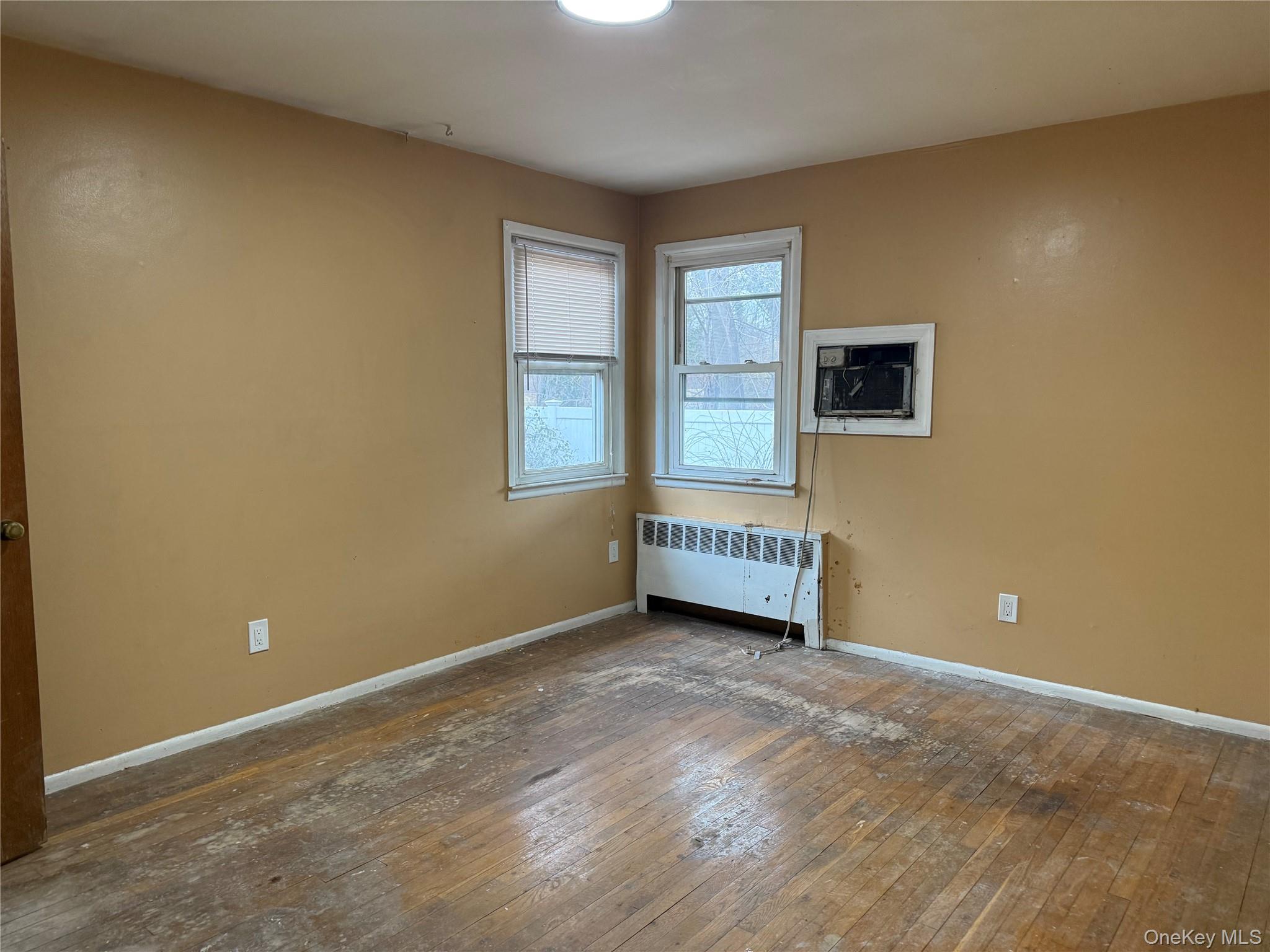 #5 photo, 2331 Neptune Avenue, Seaford , NY 11783