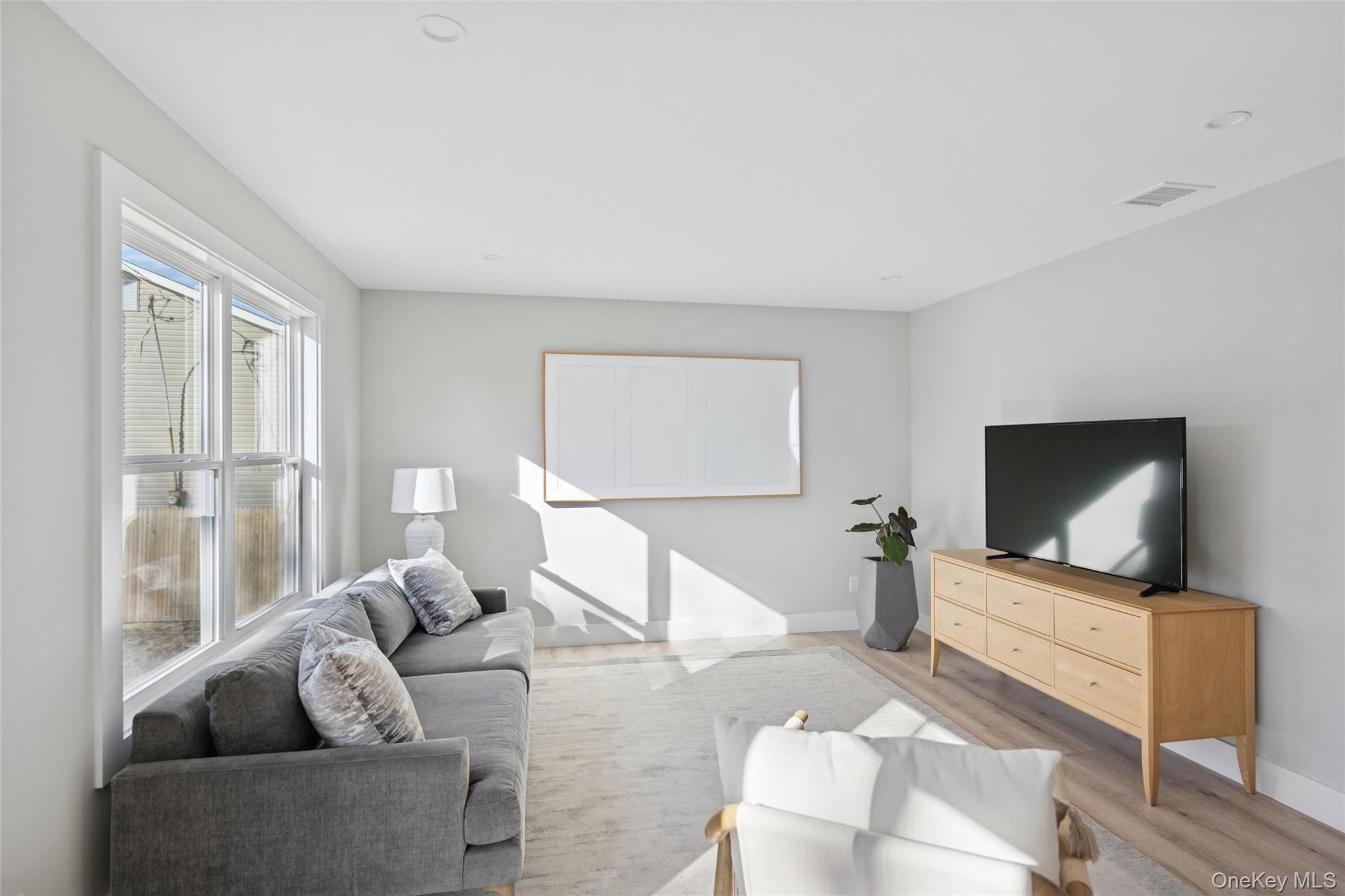 #7 photo, 909 Ostrander Avenue, Саффолк ‖ Riverhead , NY 11901