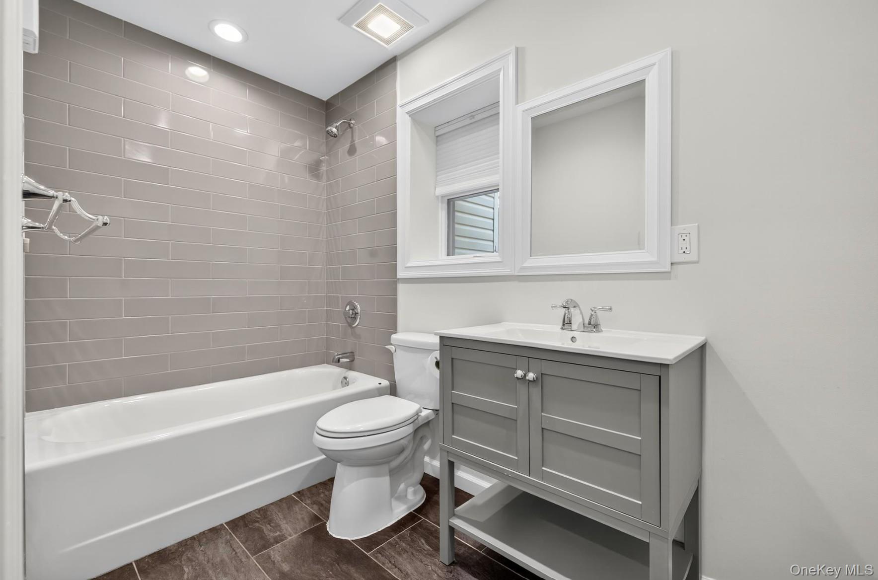 #10 photo, 6 Greg Lane, East Northport , NY 11731