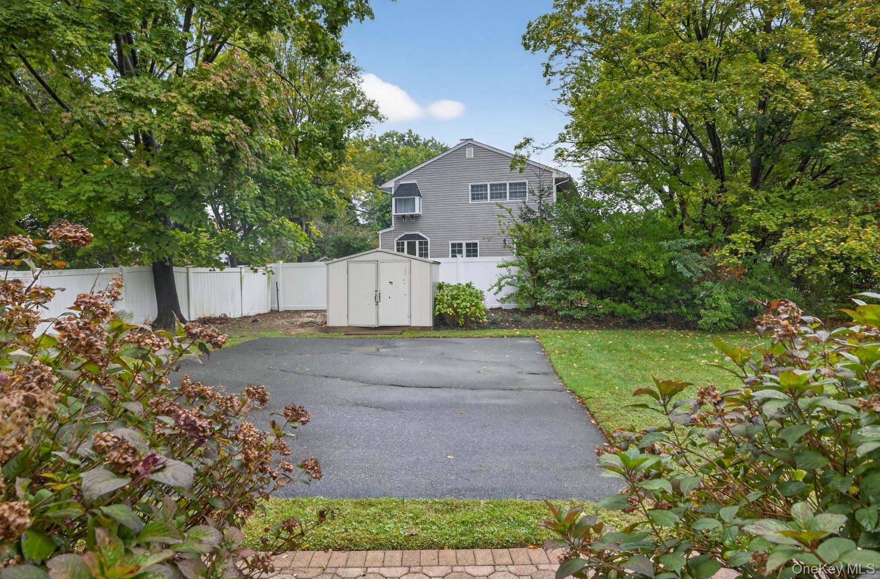 #14 photo, 6 Greg Lane, East Northport , NY 11731