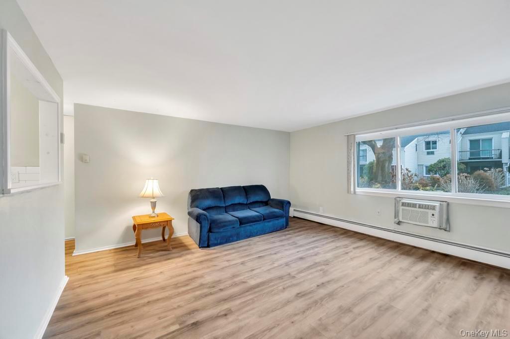 #11 photo, 40 Richmond Boulevard, Ronkonkoma , NY 11779