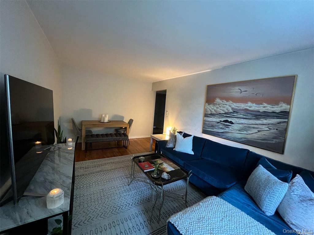 #4 photo, 120-10 85 Avenue, Kew Gardens , NY 11415