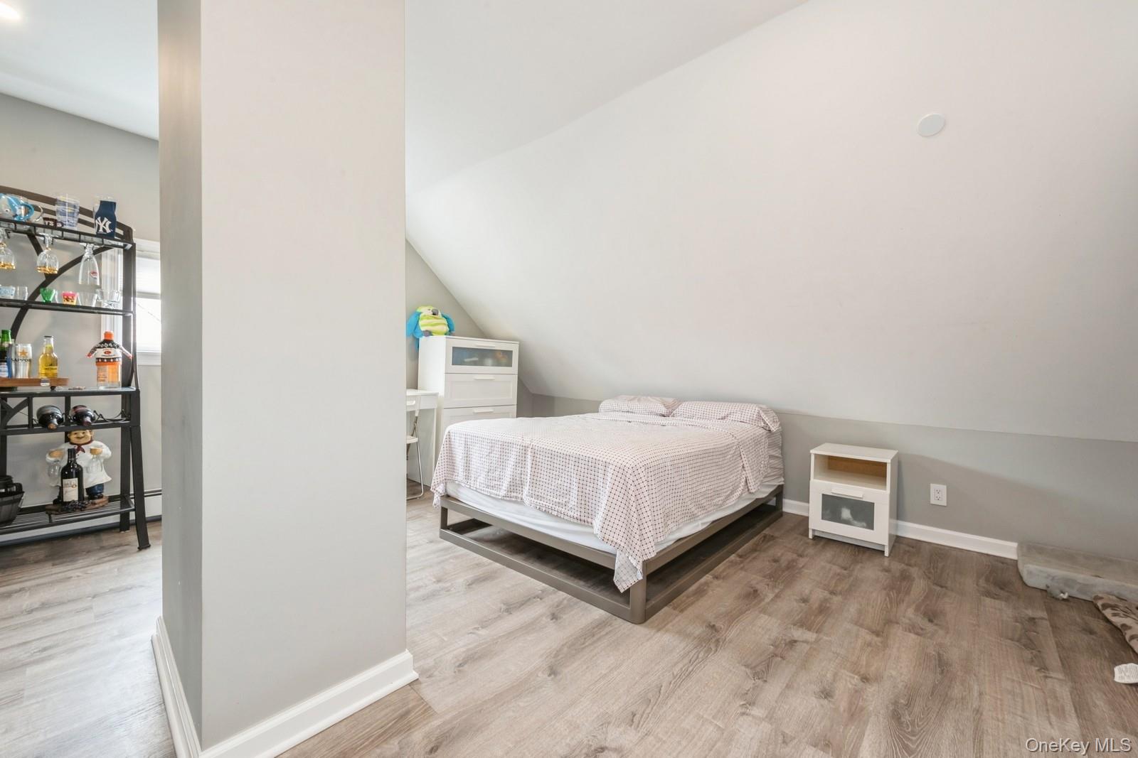 #10 photo, 196 Willowood Drive, Wantagh , NY 11793