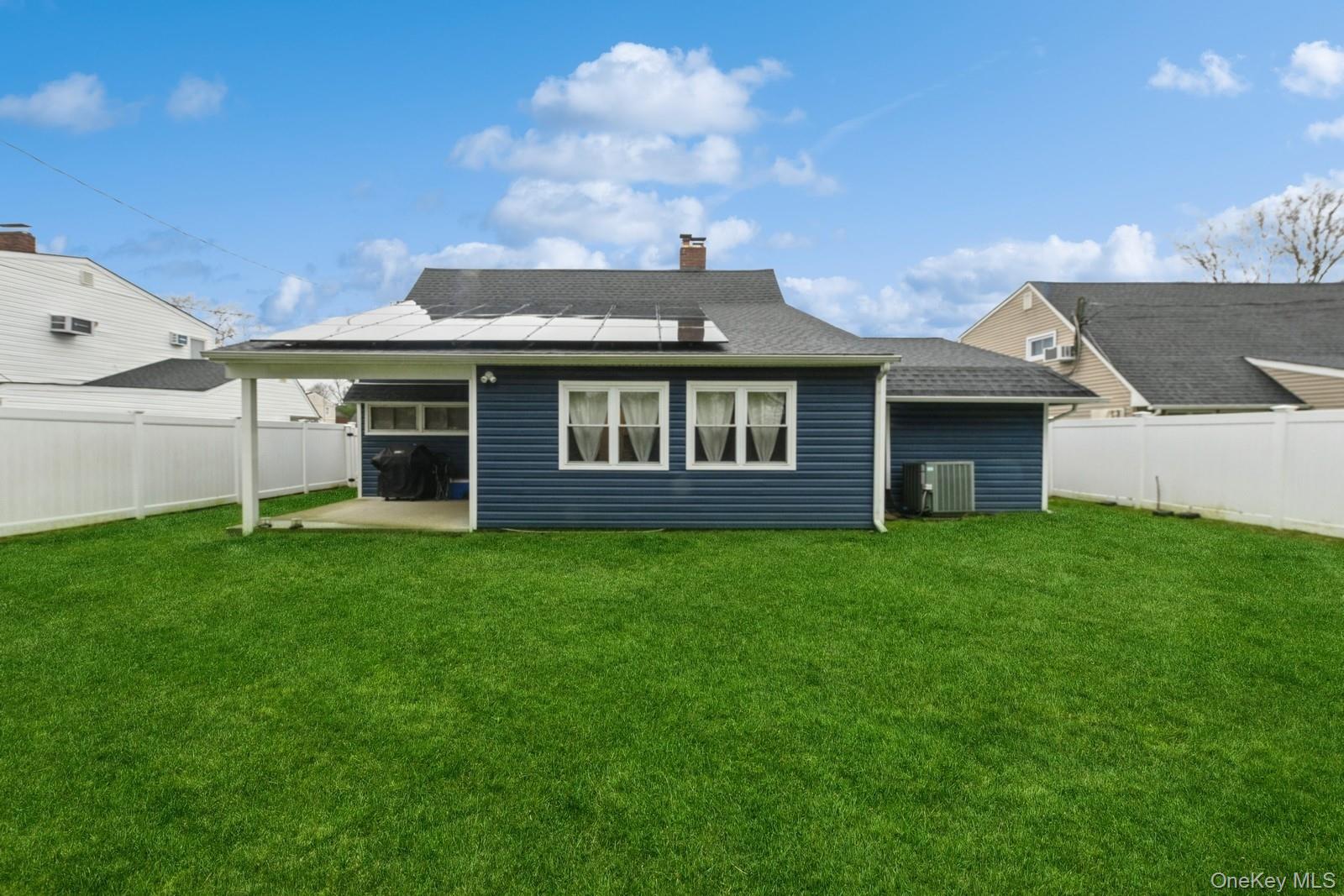 #12 photo, 196 Willowood Drive, Wantagh , NY 11793