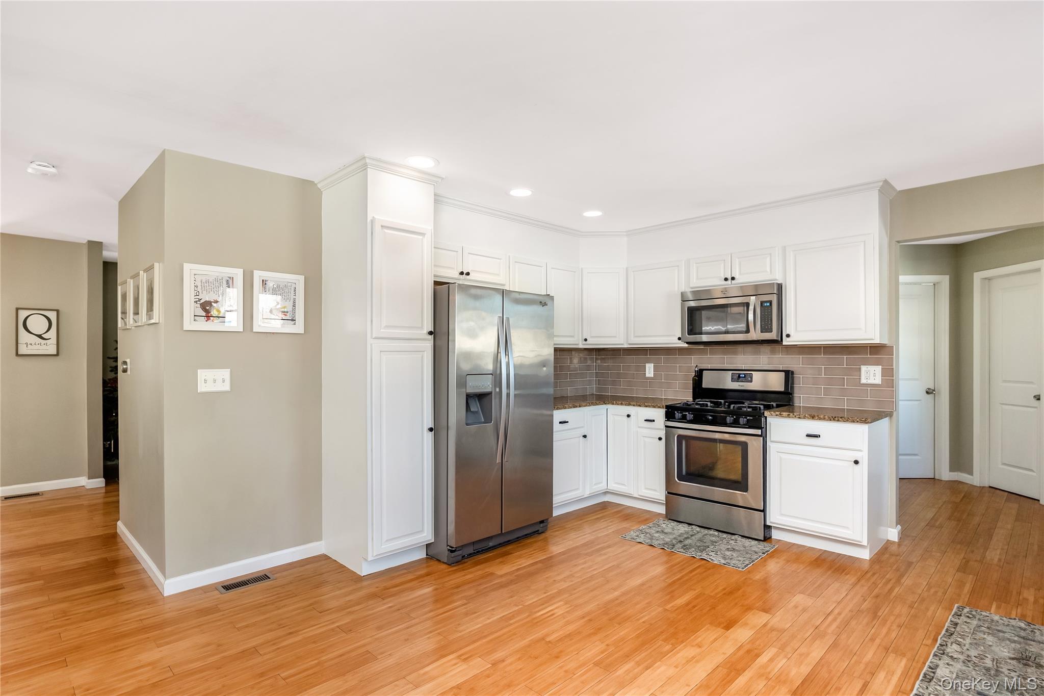 #10 photo, 15 Irving Place, Саффолк ‖ Islip Terrace , NY 11752