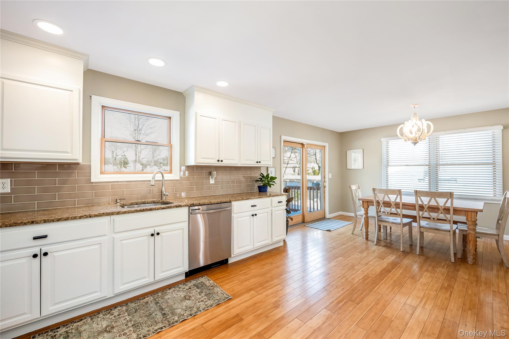 #11 photo, 15 Irving Place, Саффолк ‖ Islip Terrace , NY 11752