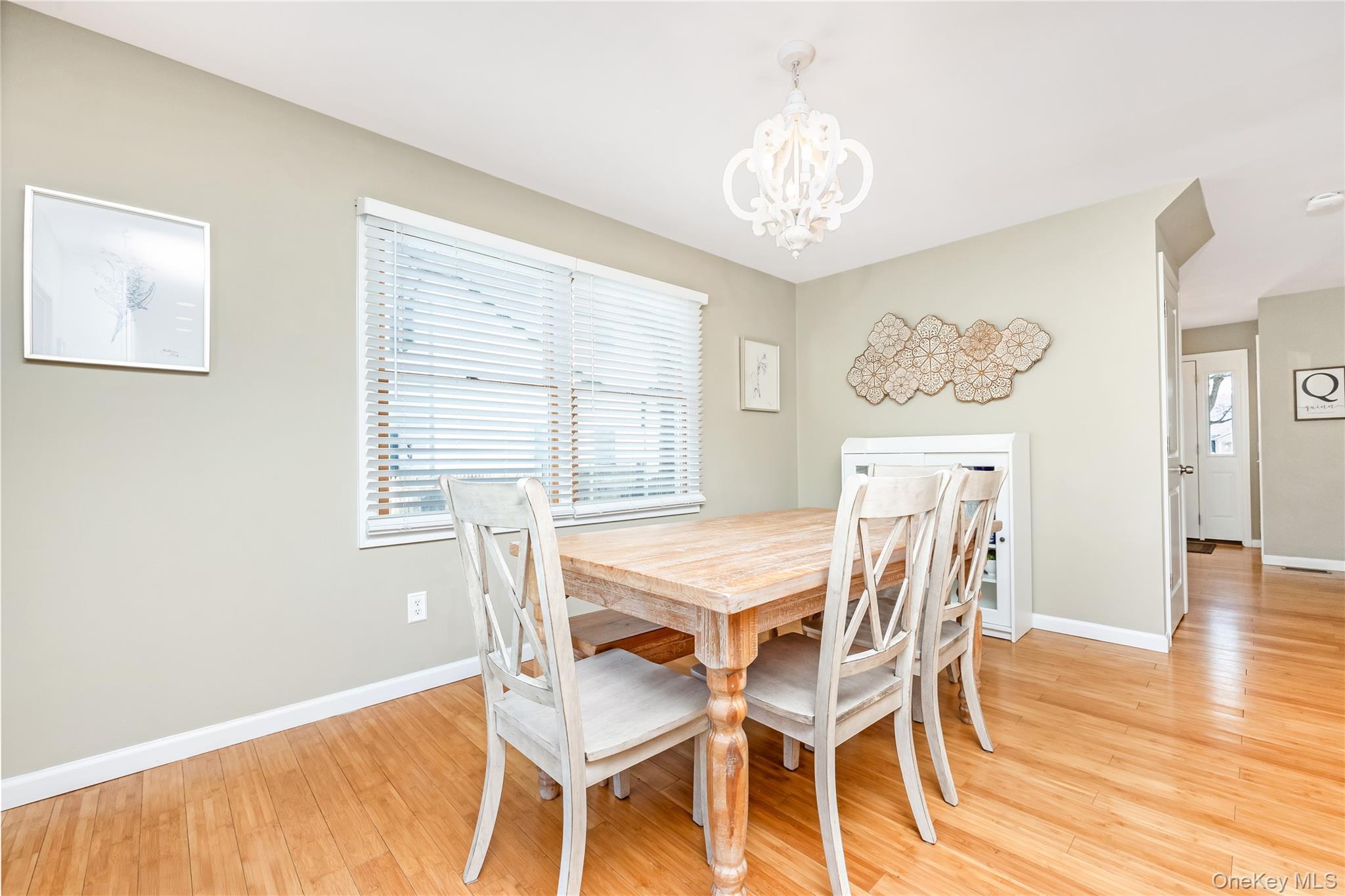 #13 photo, 15 Irving Place, Саффолк ‖ Islip Terrace , NY 11752