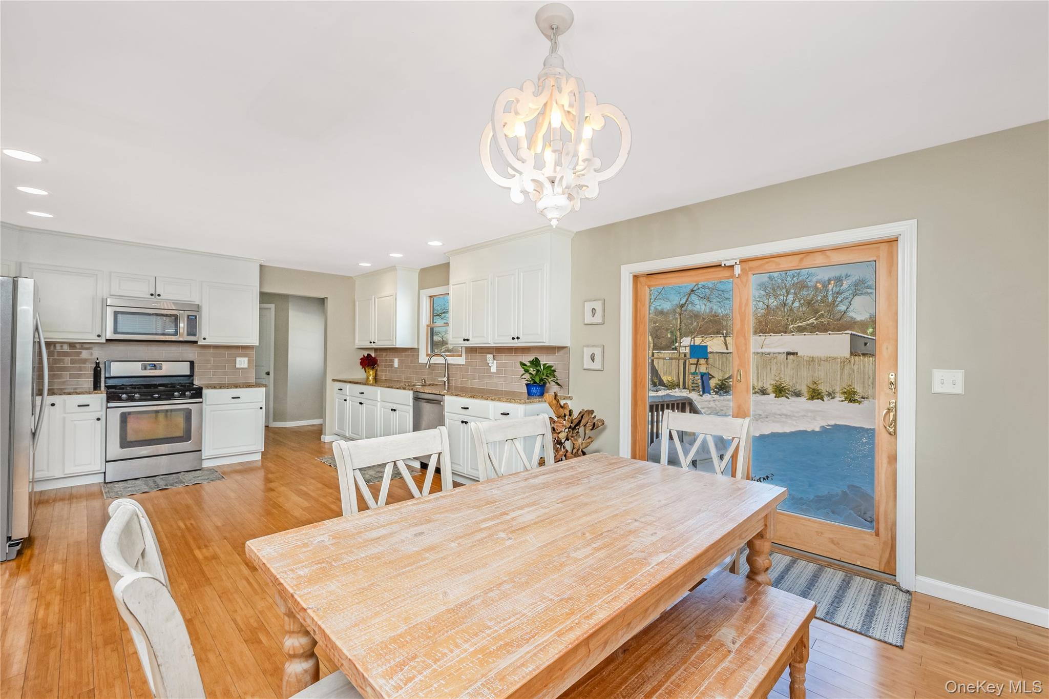 #14 photo, 15 Irving Place, Саффолк ‖ Islip Terrace , NY 11752