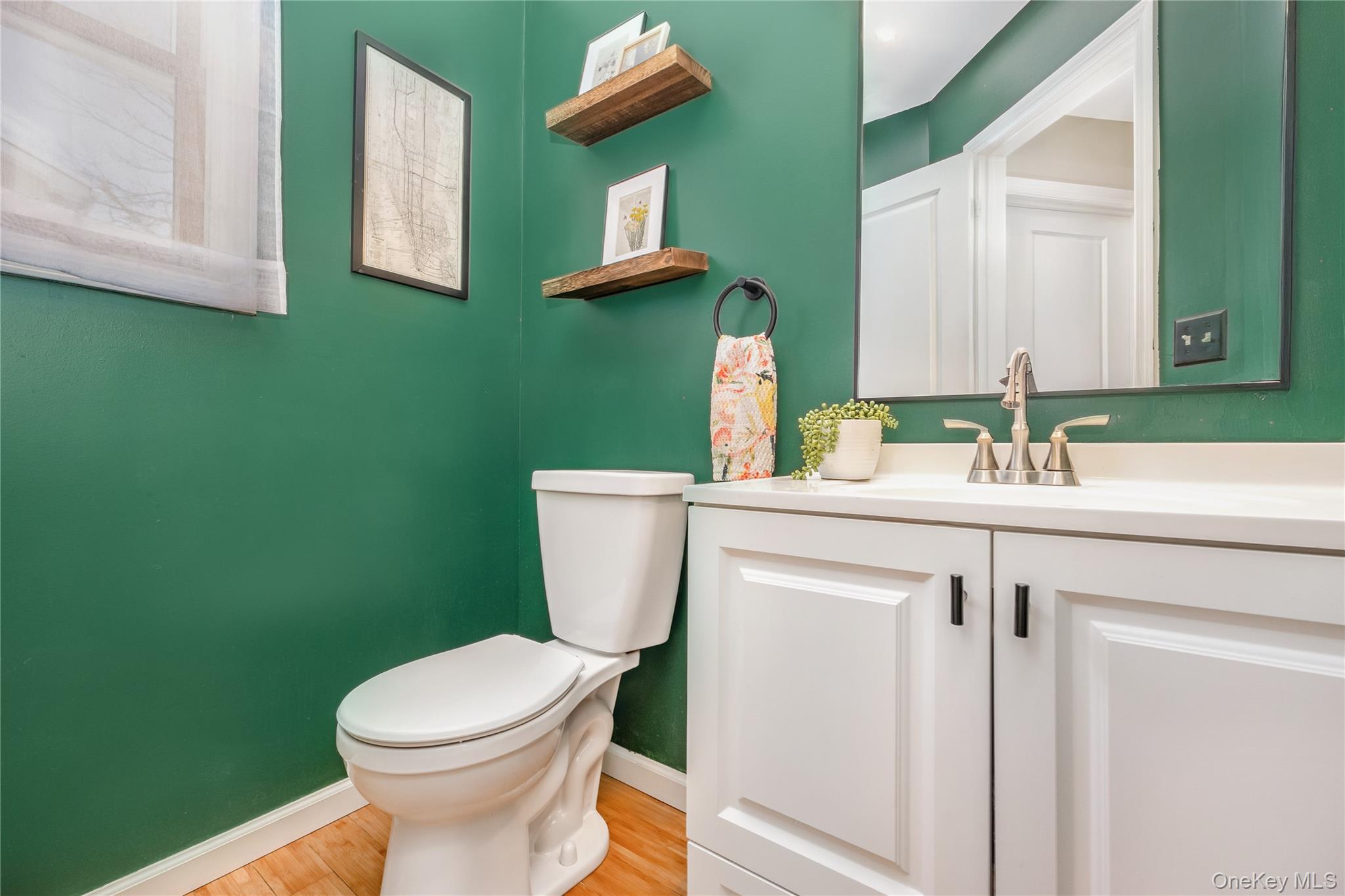 #15 photo, 15 Irving Place, Саффолк ‖ Islip Terrace , NY 11752