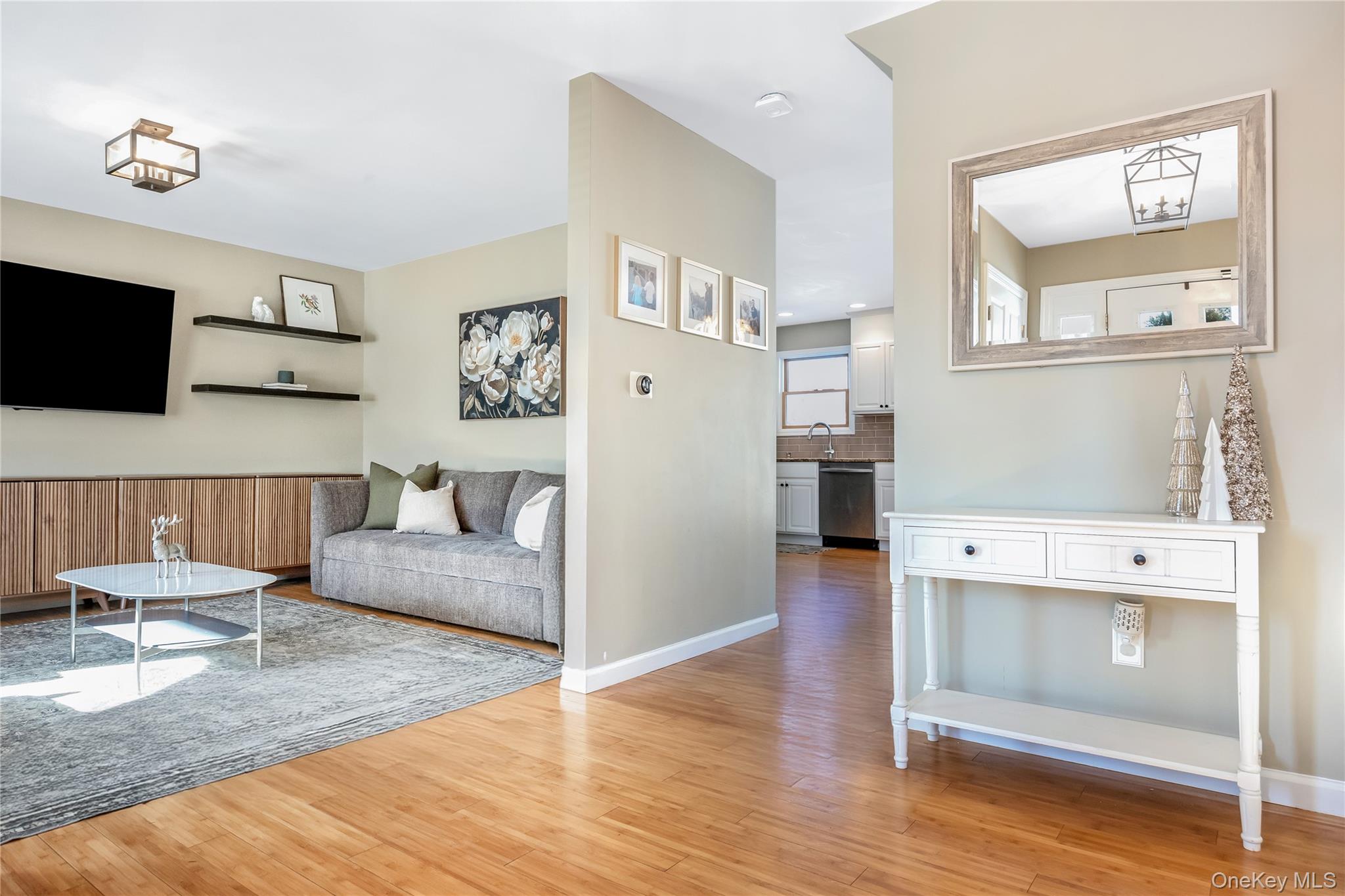 #3 photo, 15 Irving Place, Саффолк ‖ Islip Terrace , NY 11752