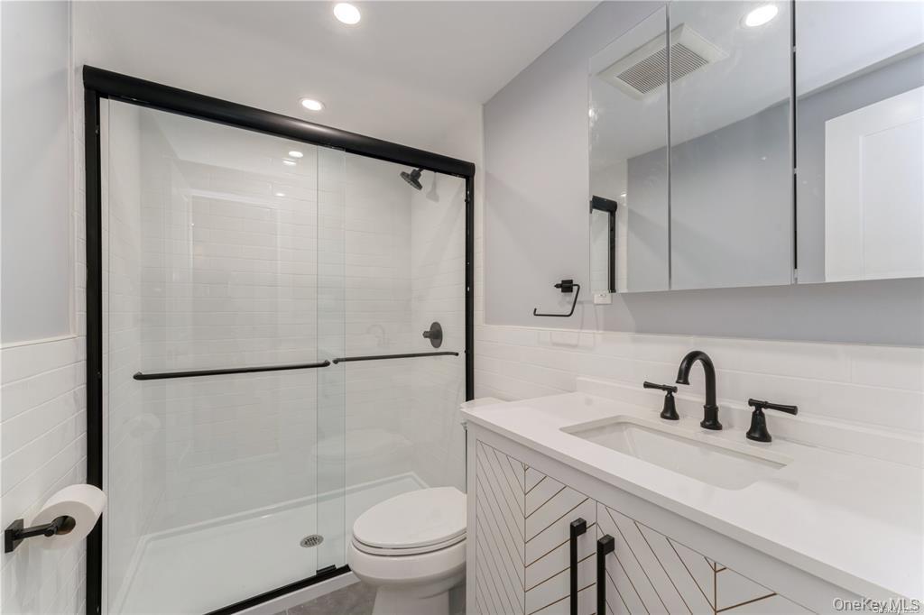 #10 photo, 5 Carlton Avenue, Port Washington , NY 11050