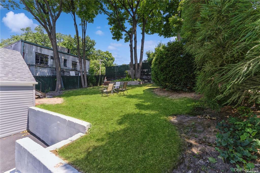 #13 photo, 5 Carlton Avenue, Port Washington , NY 11050