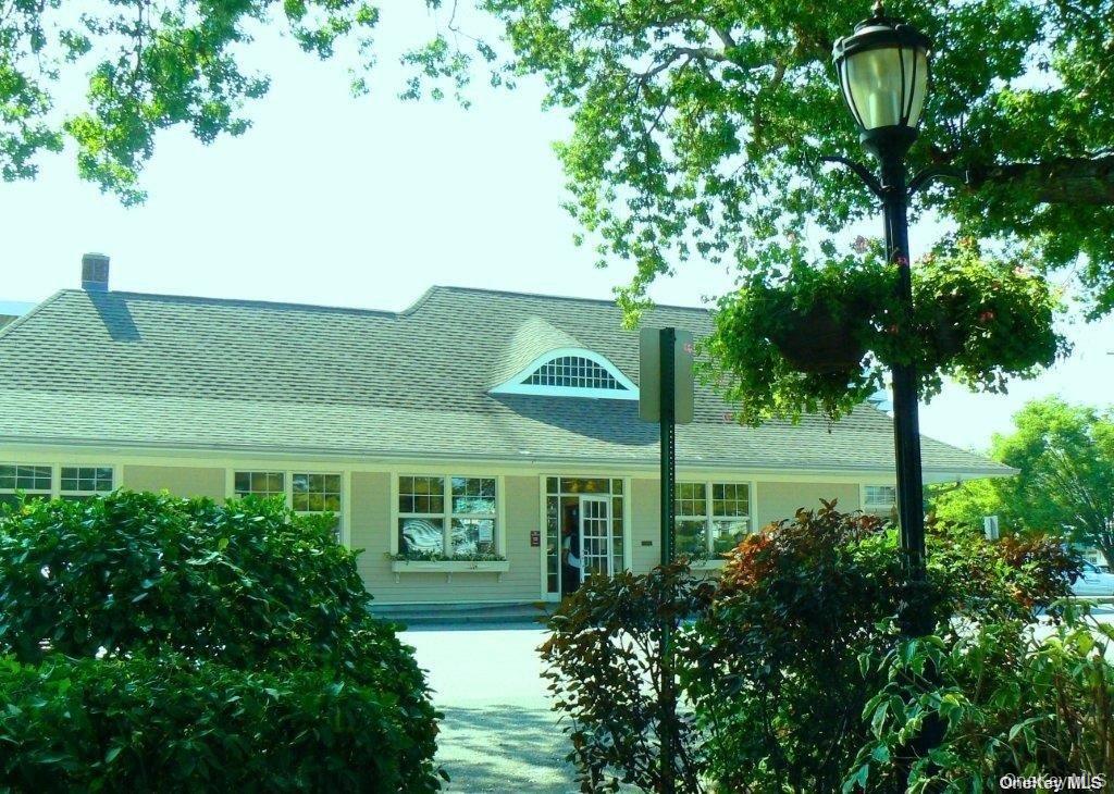 #19 photo, 5 Carlton Avenue, Port Washington , NY 11050