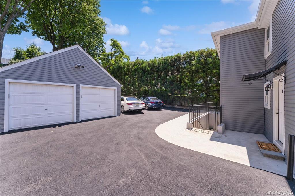 #3 photo, 5 Carlton Avenue, Port Washington , NY 11050