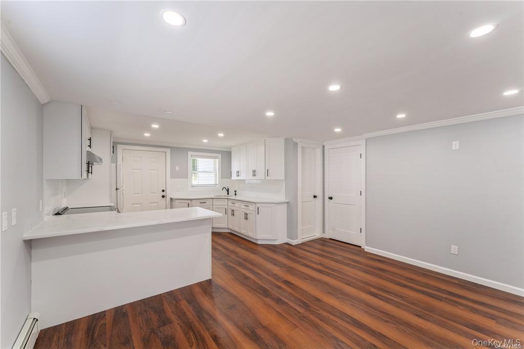 #5 photo, 5 Carlton Avenue, Port Washington , NY 11050