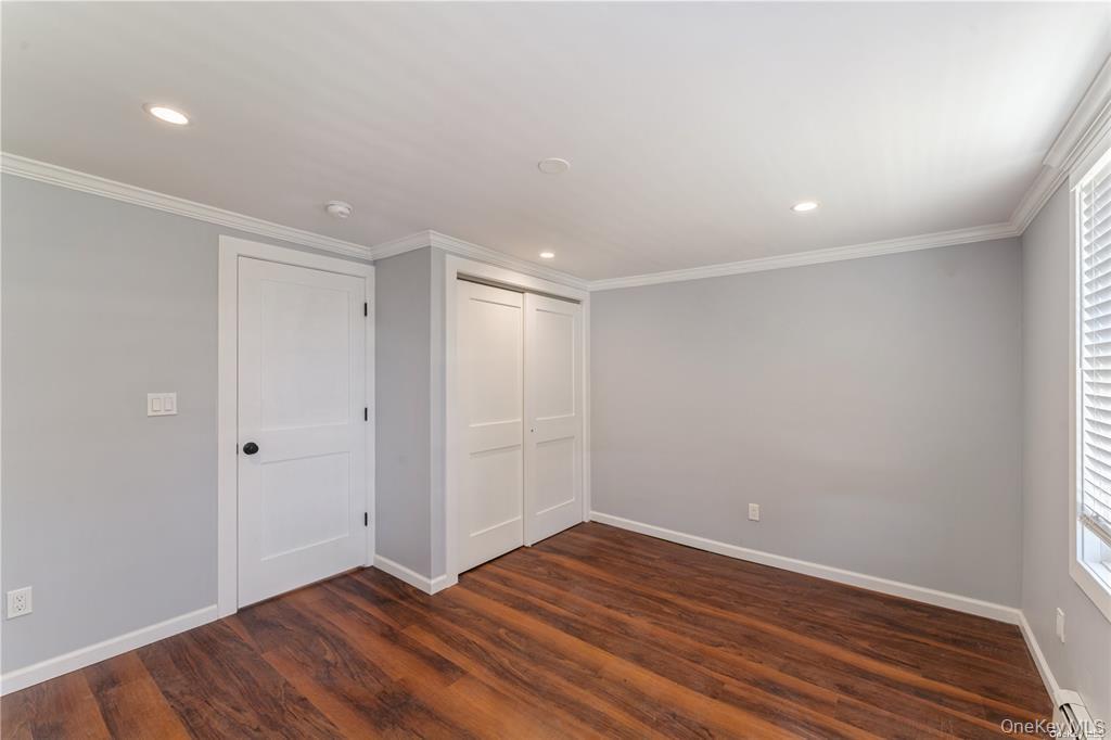 #8 photo, 5 Carlton Avenue, Port Washington , NY 11050