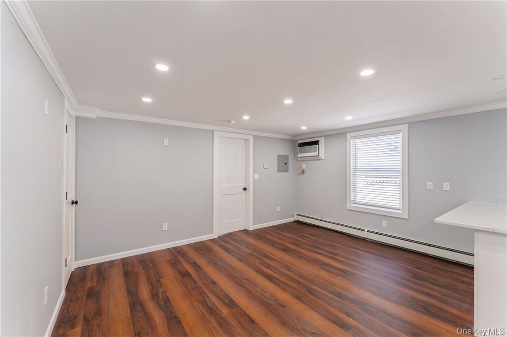 #9 photo, 5 Carlton Avenue, Port Washington , NY 11050