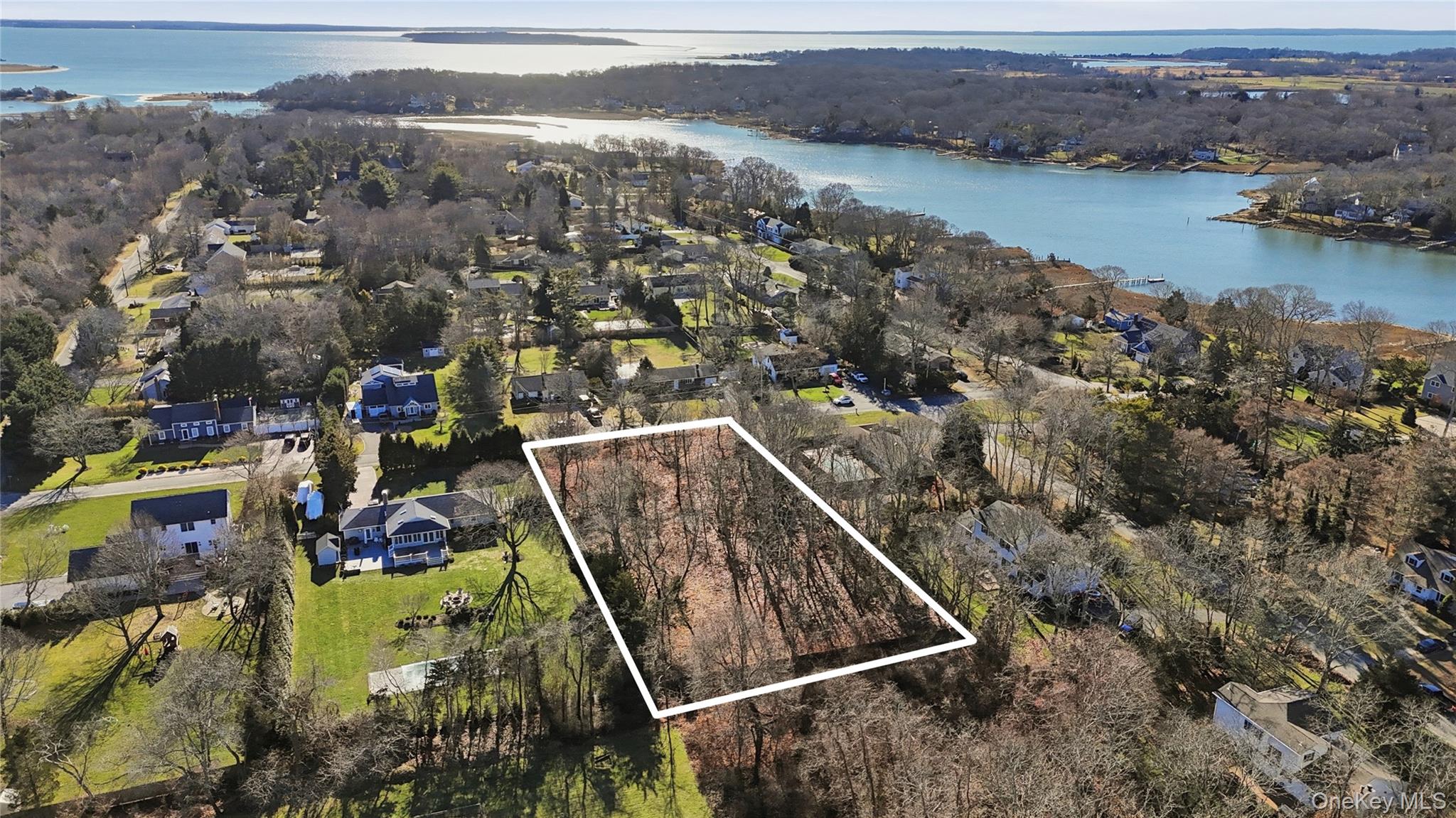 #2 photo, 375 Moose Trail, Cutchogue , NY 11935