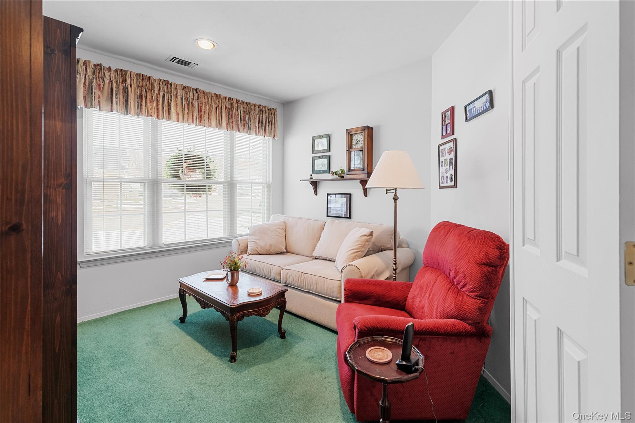 #11 photo, 50 Perri Circle, سوفولك Middle Island , NY 11953