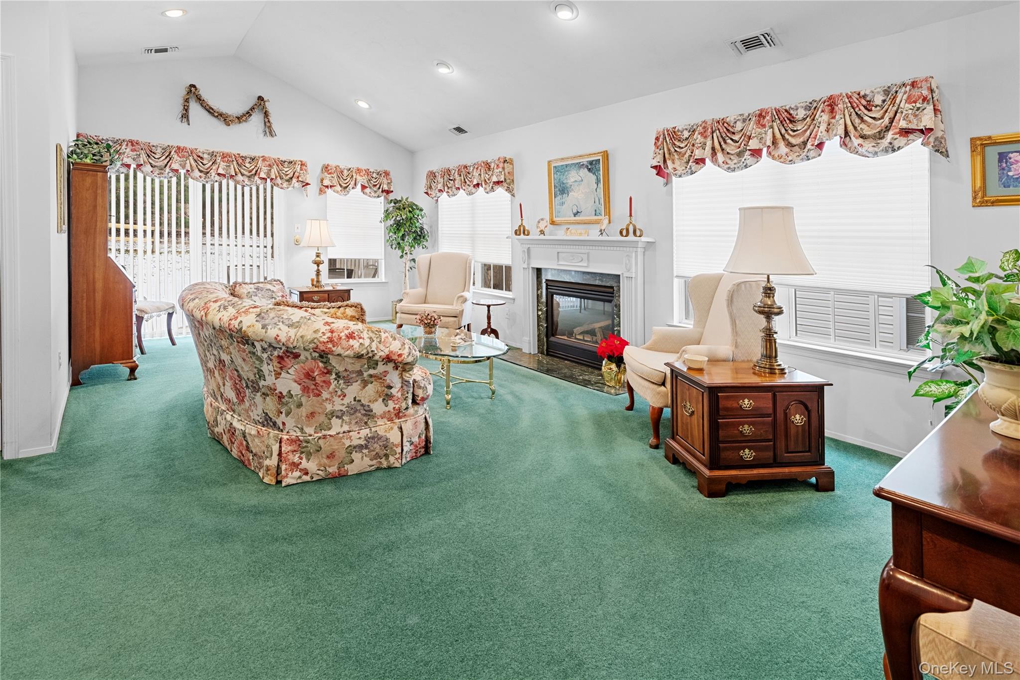 #18 photo, 50 Perri Circle, سوفولك Middle Island , NY 11953