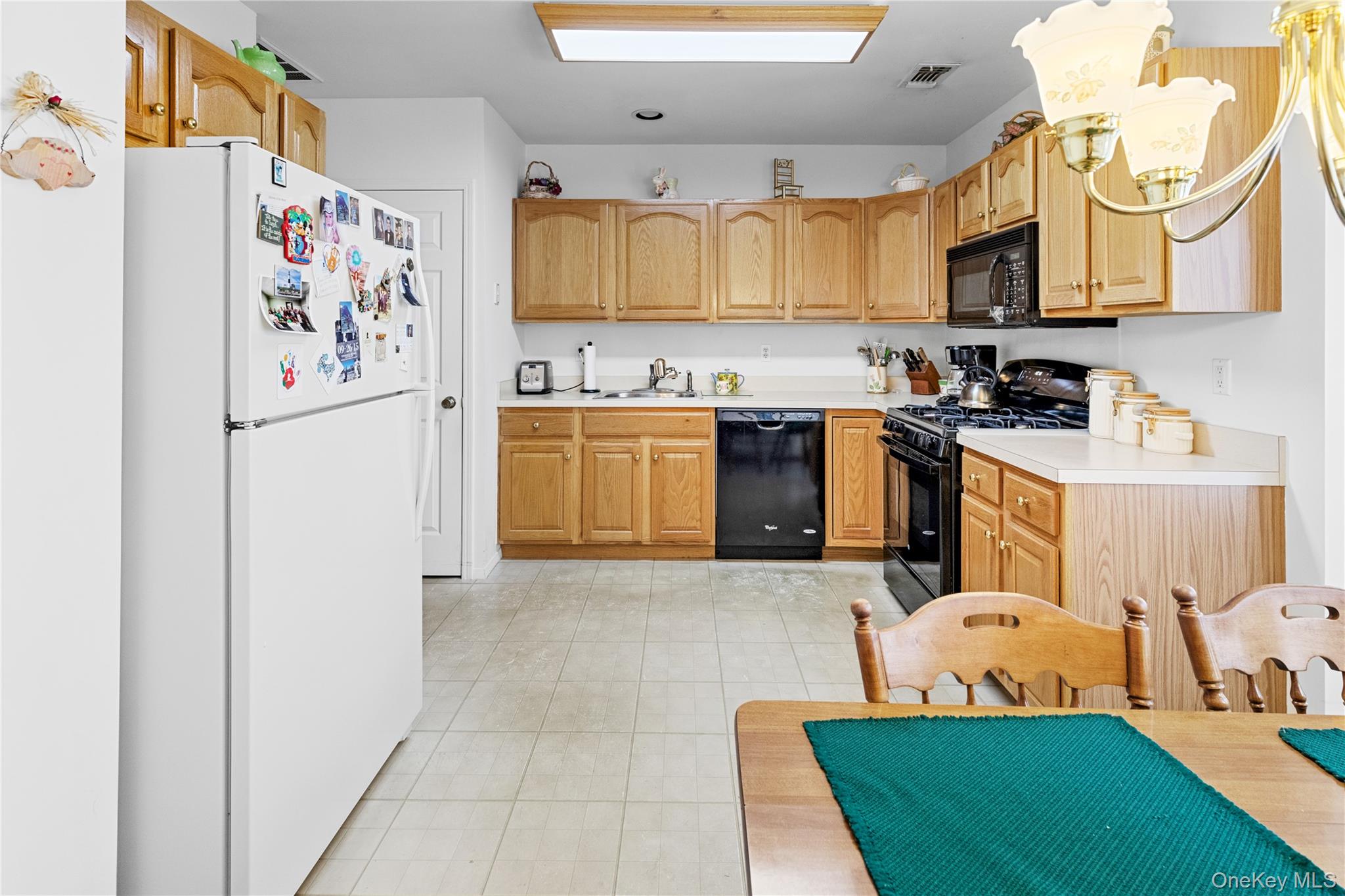 #7 photo, 50 Perri Circle, سوفولك Middle Island , NY 11953