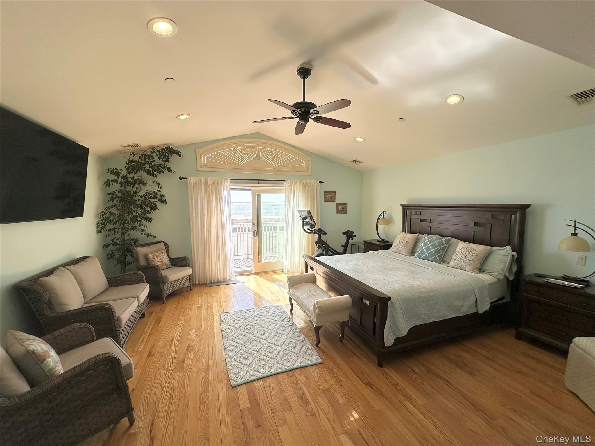 #10 photo, 353 W Broadway, Long Beach , NY 11561